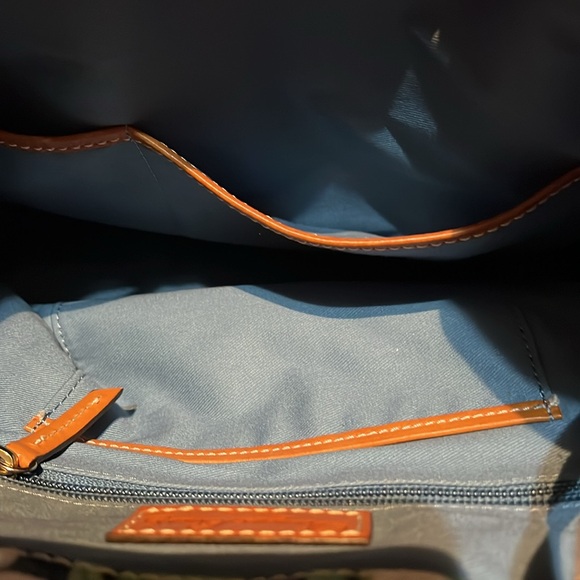 NWOT Dooney and Bourke flowered bag. Gorgeous. Purchased never used - Picture 10 of 10